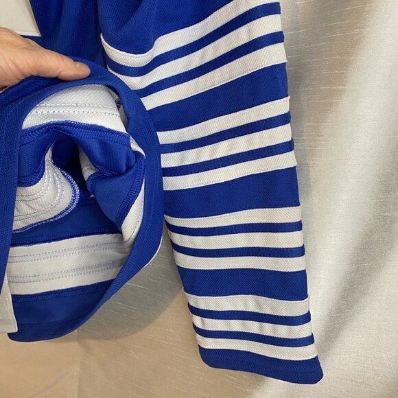 NWOT Toronto Maple Leafs Jersey LUPAL #19. NHL  2014 Winter Classic Men 52 - Picture 6 of 14